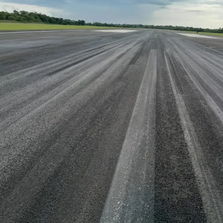 Descontaminación de Pistas en el Aeropuerto de Iguazu - Misiones IGR2