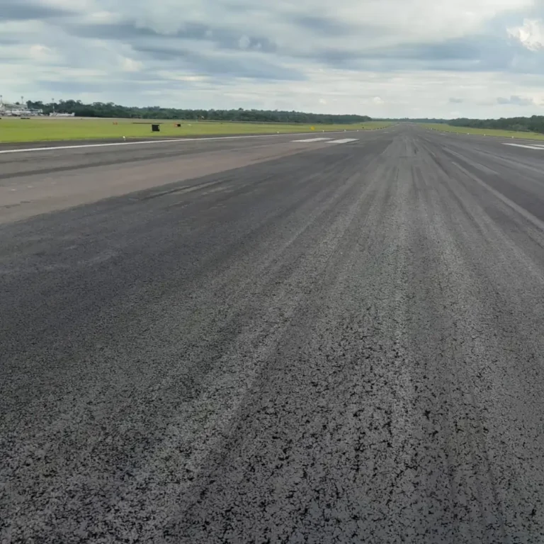 Descontaminación de Pistas en el Aeropuerto de Iguazu - Misiones IGR3