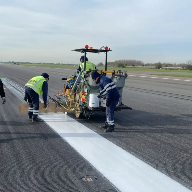 Demarcación horizontal en Pistas del Aeropuerto Internacional de Ezeiza3
