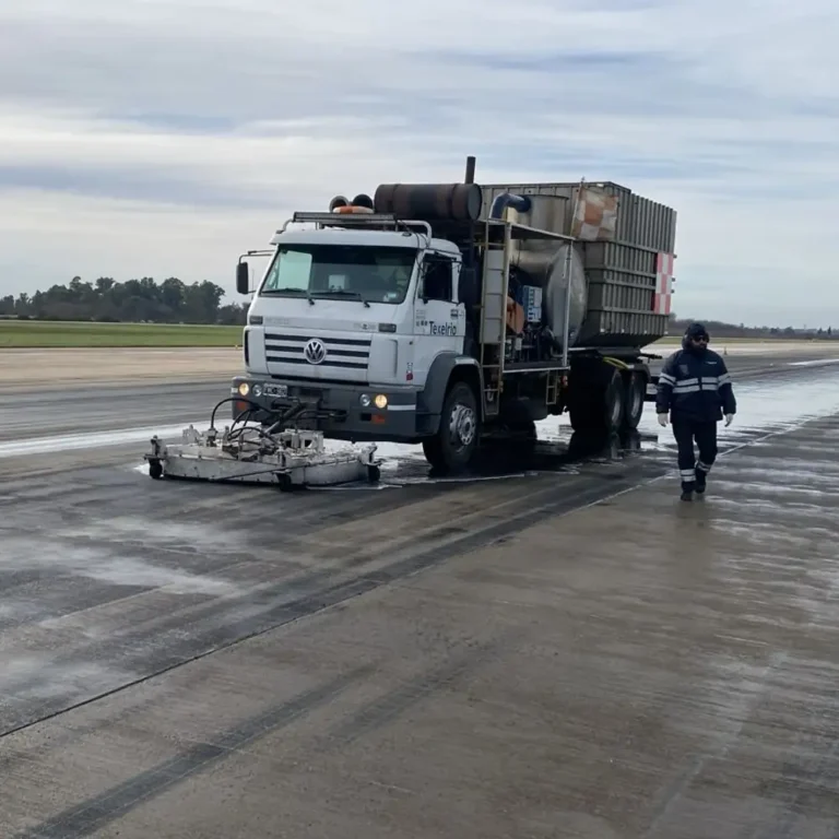 Descontaminación de Pistas del Aeropuerto Internacional de Ezeiza2