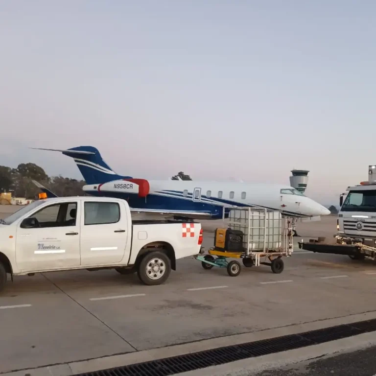 Trabajos de descontaminación de pistas en aeropuerto de Córdoba4