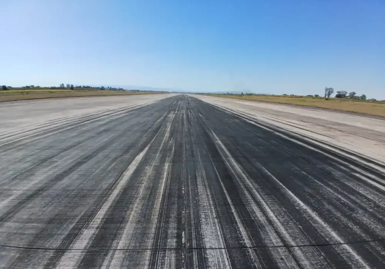 Descontaminado de pista en Tucuman2