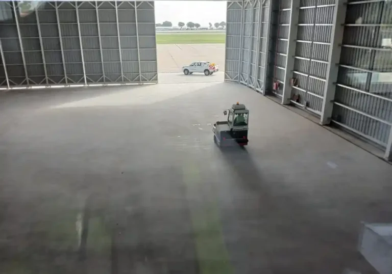 Pintura del piso de Hangar en Aeroparque Jorge Newbery17