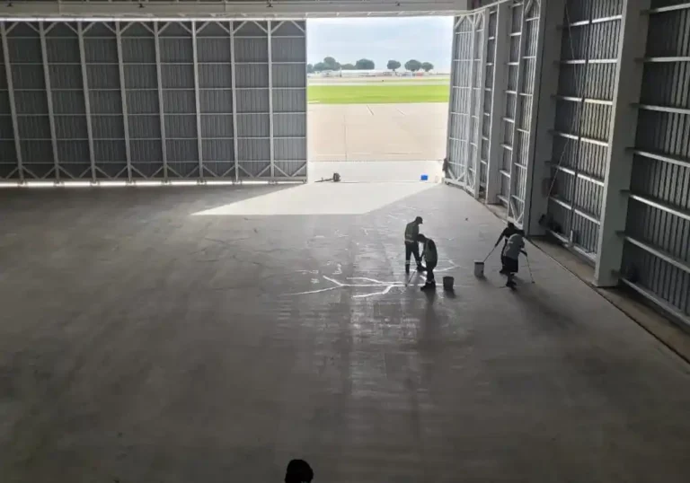 Pintura del piso de Hangar en Aeroparque Jorge Newbery19
