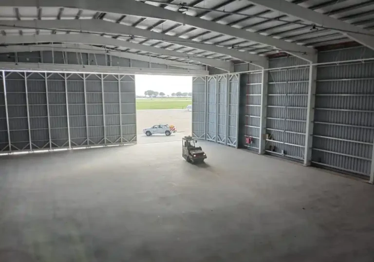 Pintura del piso de Hangar en Aeroparque Jorge Newbery5