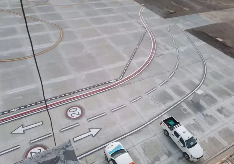 Demarcacion horizontal en el aeropuerto de Rio Grande2