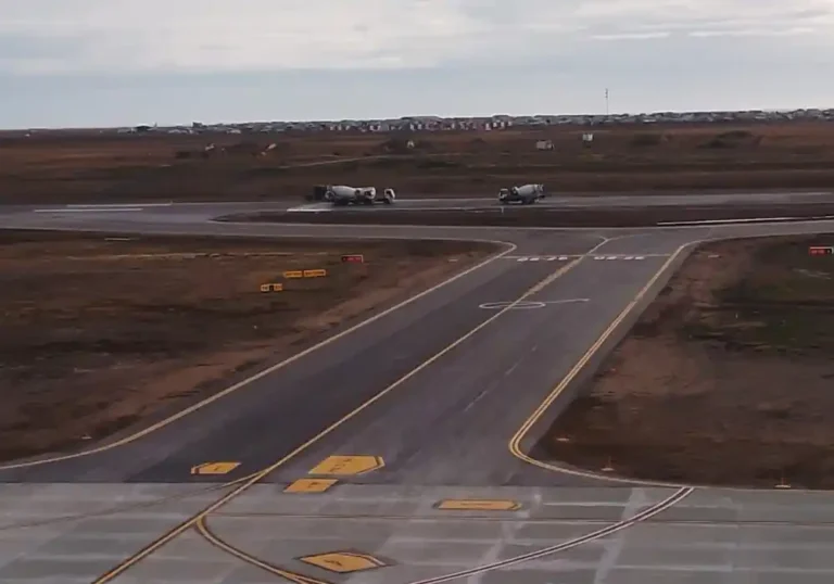 Demarcacion horizontal en el aeropuerto de Rio Grande5