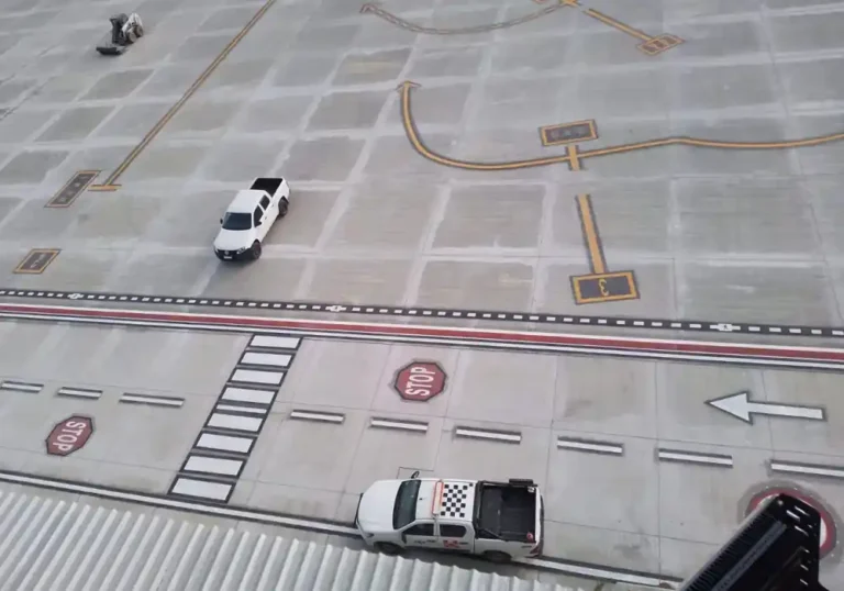 Demarcacion horizontal en el aeropuerto de Rio Grande8